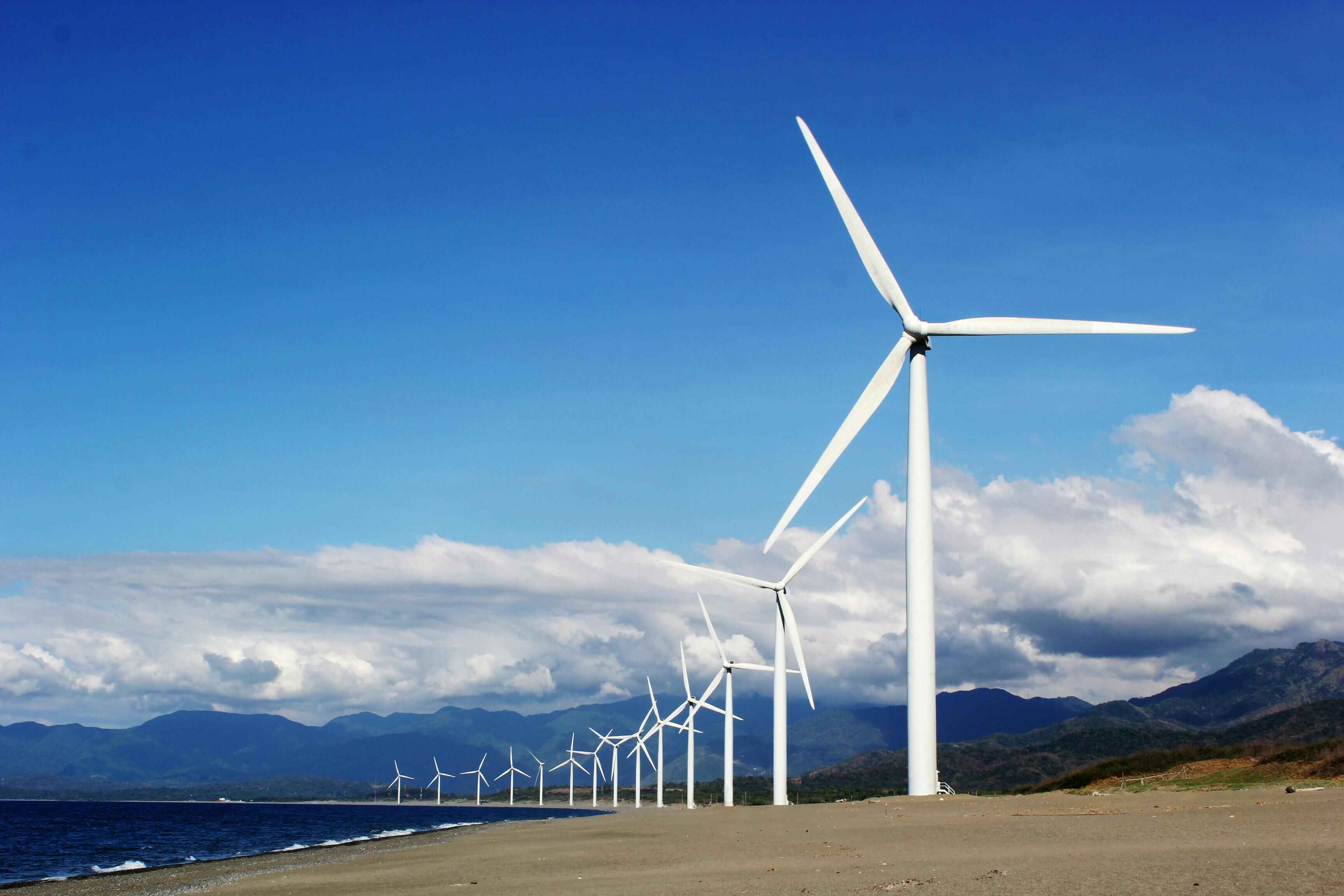 Xinox Energy vision - sustainable energy future with offshore platforms and renewable energy