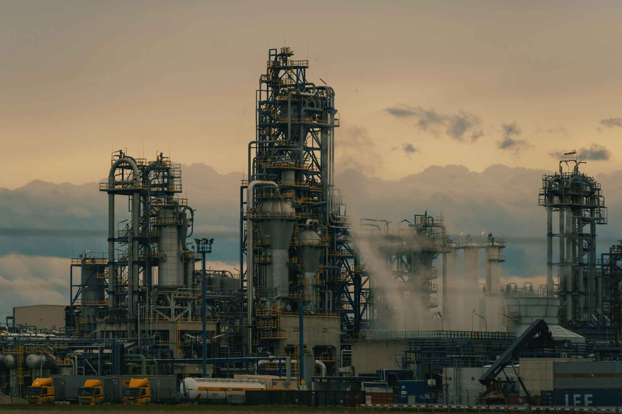 Oil refinery facility